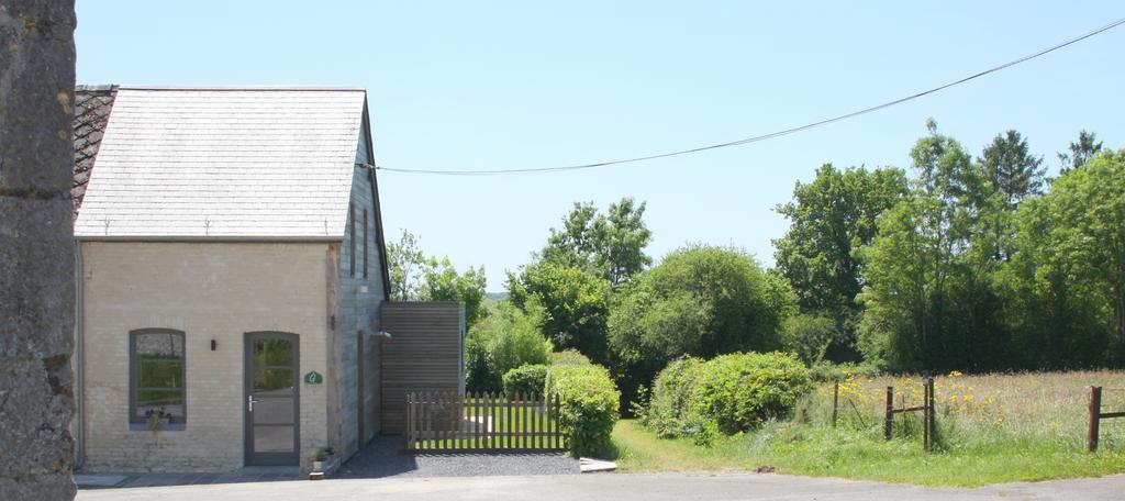 A L'Ombre Du Clocher Montbliart Luaran gambar